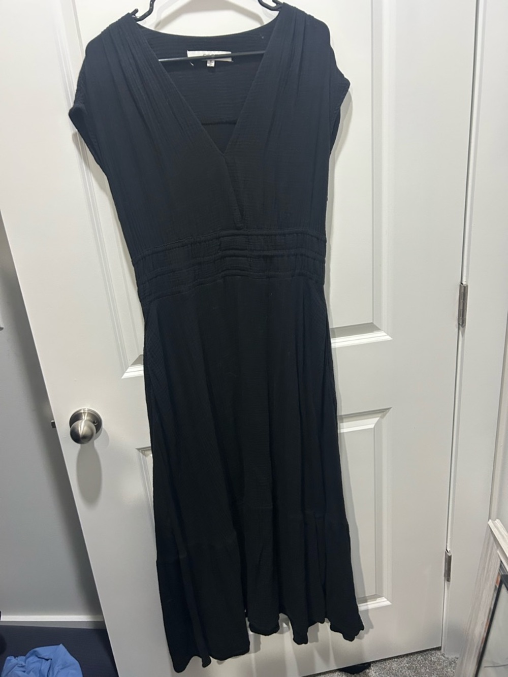 Women's Black V-Neck Midi Dress - Joes